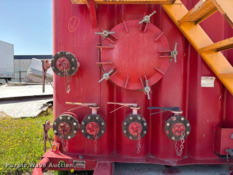 image for item YA3175 Dragon Products frac tank trailer