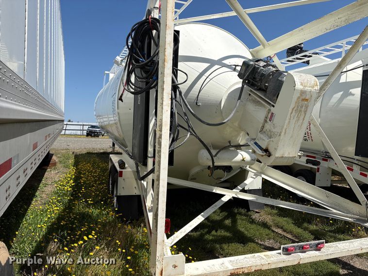 image for item YA3176 2023 Belgrade 350 sand silo trailer