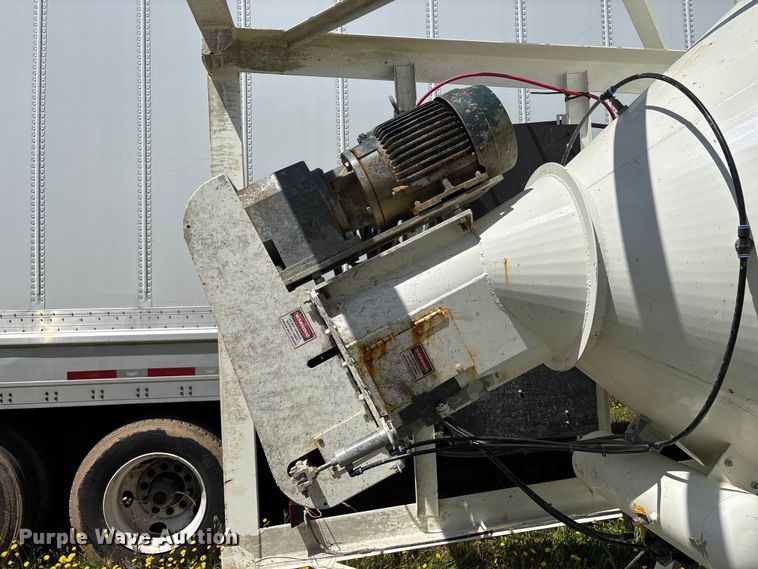 image for item YA3176 2023 Belgrade 350 sand silo trailer