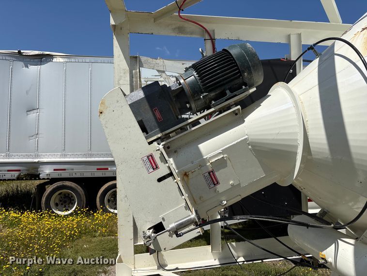 image for item YA3177 2024 Belgrade 350 sand silo trailer