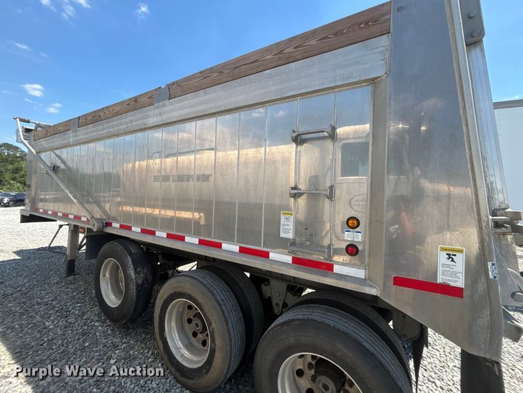 image for item YA3181 2023 East end dump trailer