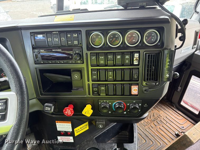 image for item YA3272 2024 Mack Granite crane truck
