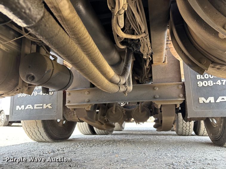 image for item YA3276 2015 Mack GU713 dump truck