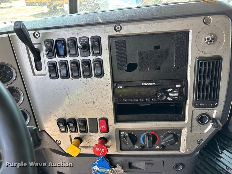 image for item YA3276 2015 Mack GU713 dump truck