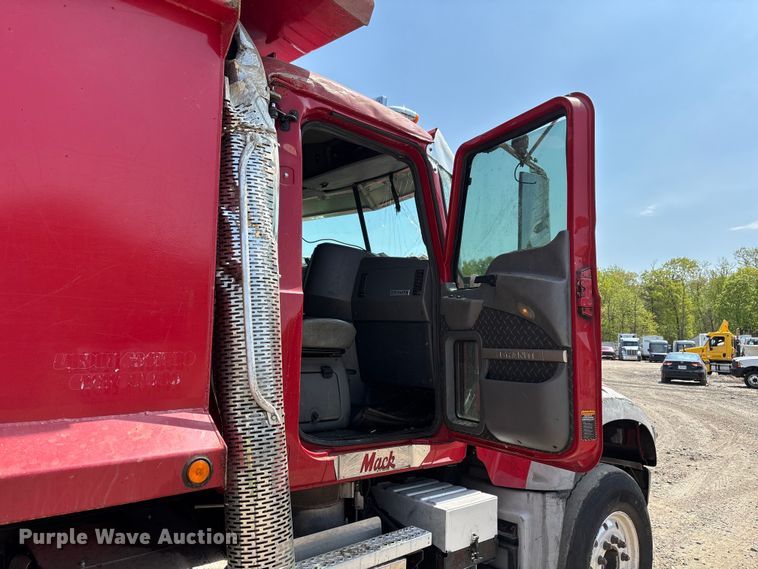 image for item YA3276 2015 Mack GU713 dump truck