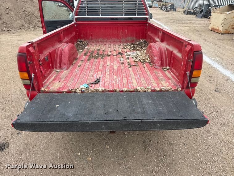 image for item DS6826 2002 Chevrolet Silverado 1500 pickup truck