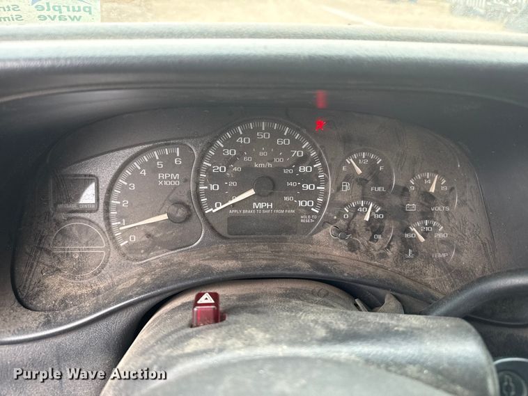 image for item DS6826 2002 Chevrolet Silverado 1500 pickup truck