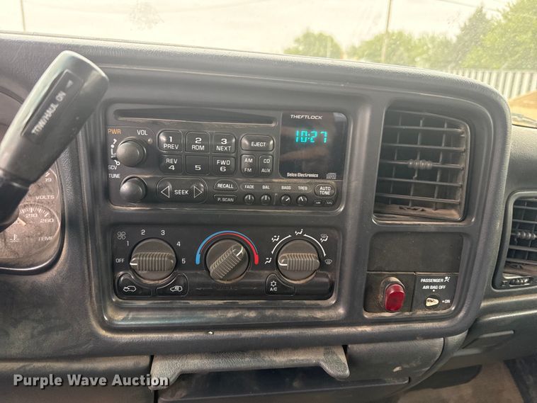 image for item DS6826 2002 Chevrolet Silverado 1500 pickup truck