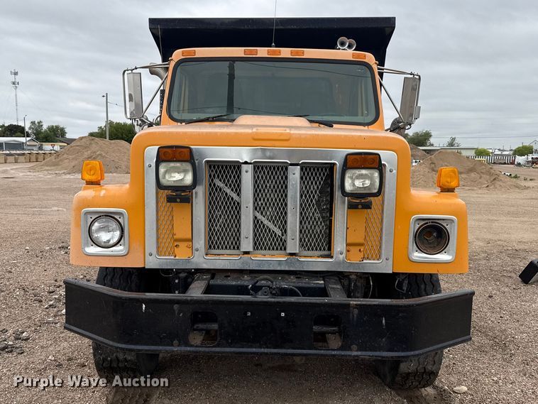 image for item DS6829 2002 International 2554 dump truck