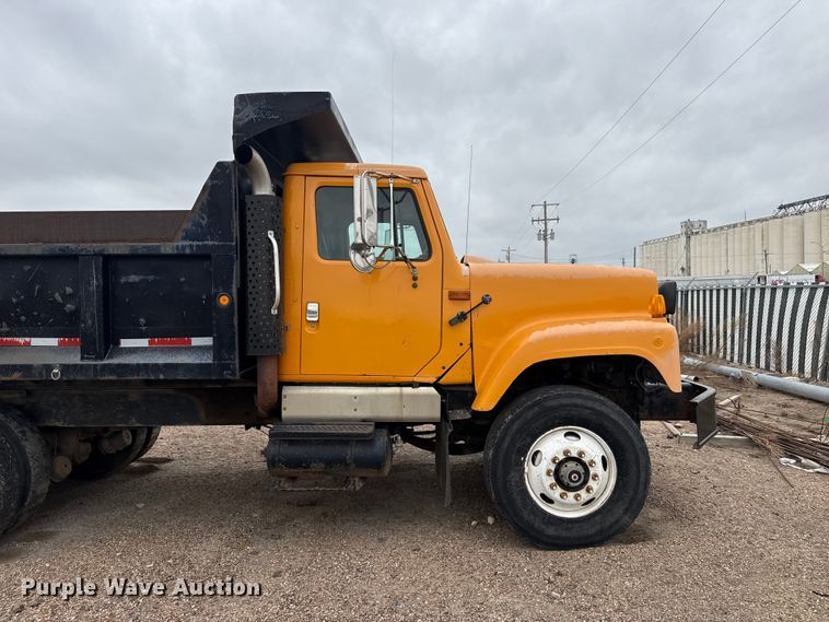 image for item DS6829 2002 International 2554 dump truck