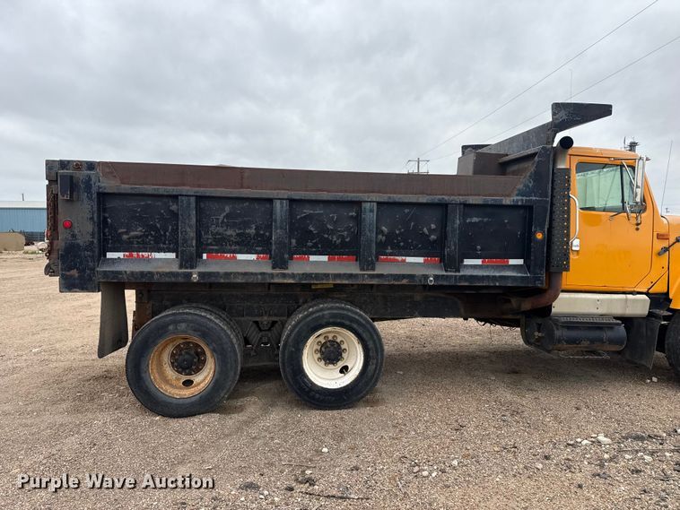 image for item DS6829 2002 International 2554 dump truck
