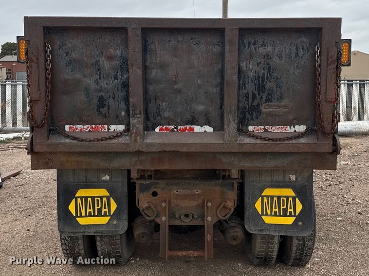image for item DS6829 2002 International 2554 dump truck