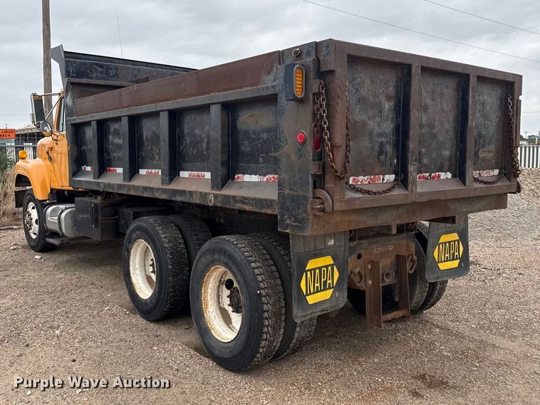 image for item DS6829 2002 International 2554 dump truck