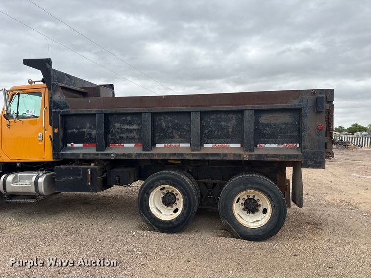 image for item DS6829 2002 International 2554 dump truck