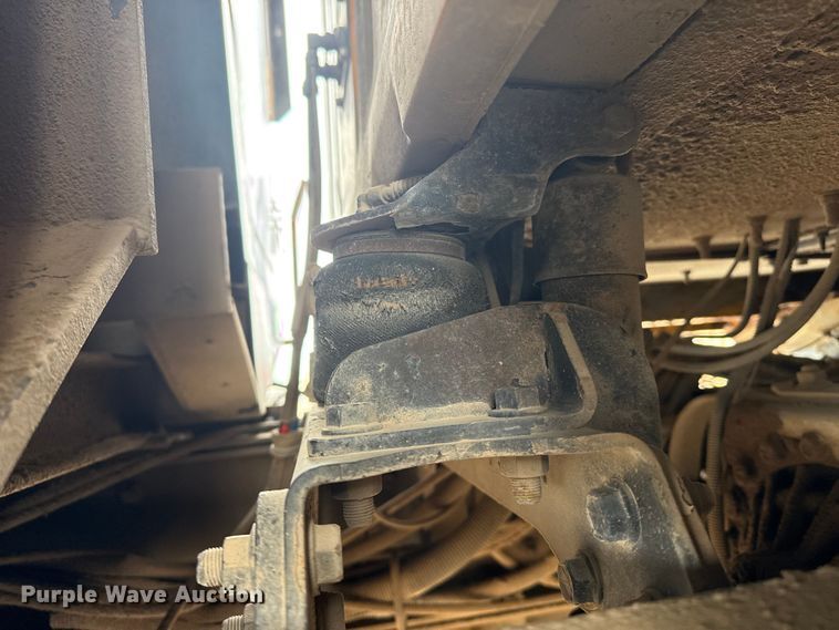 image for item DS6829 2002 International 2554 dump truck