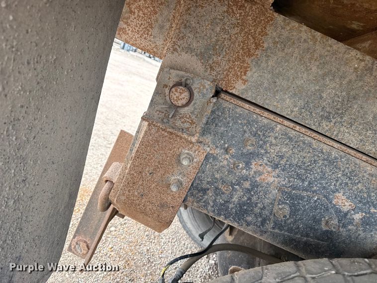 image for item DS6829 2002 International 2554 dump truck