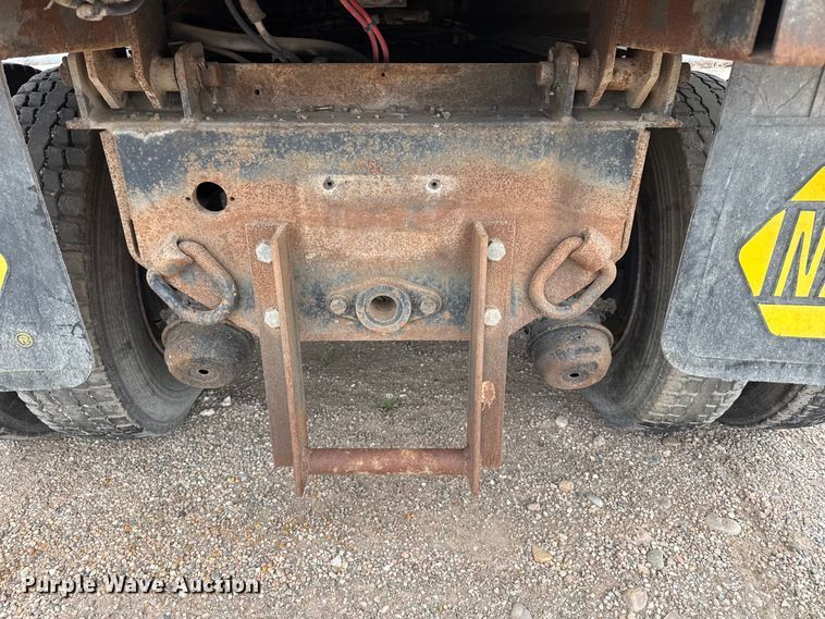 image for item DS6829 2002 International 2554 dump truck