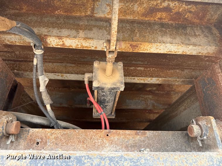 image for item DS6829 2002 International 2554 dump truck