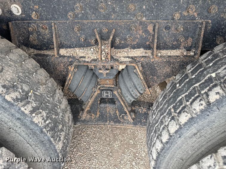 image for item DS6829 2002 International 2554 dump truck