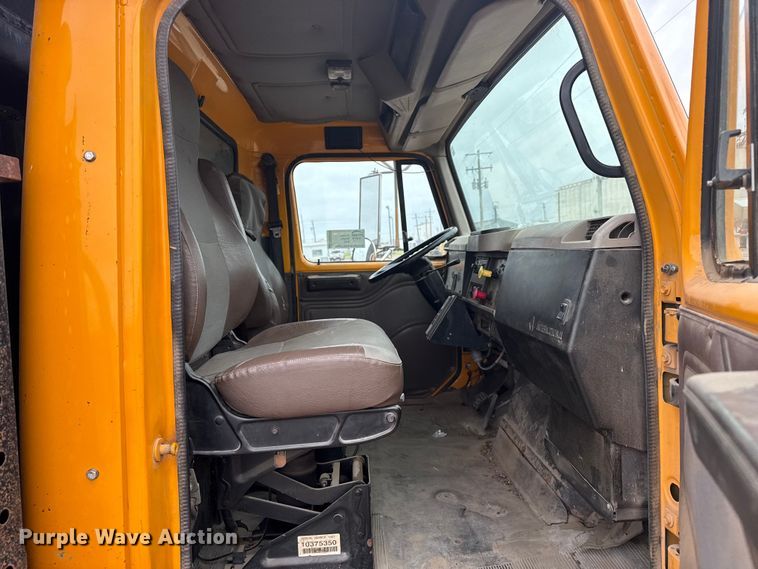 image for item DS6829 2002 International 2554 dump truck