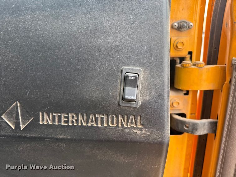 image for item DS6829 2002 International 2554 dump truck
