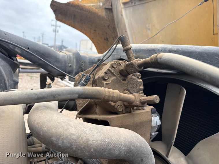 image for item DS6829 2002 International 2554 dump truck