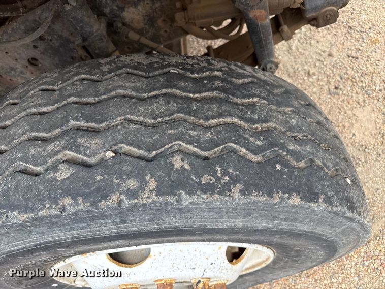 image for item DS6829 2002 International 2554 dump truck