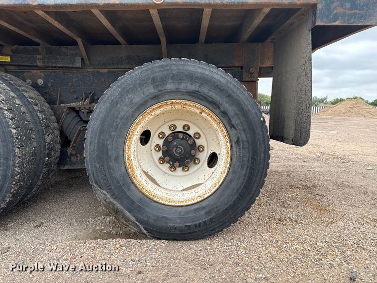 image for item DS6829 2002 International 2554 dump truck