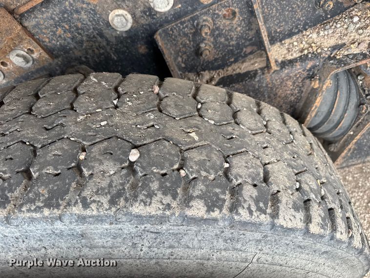 image for item DS6829 2002 International 2554 dump truck