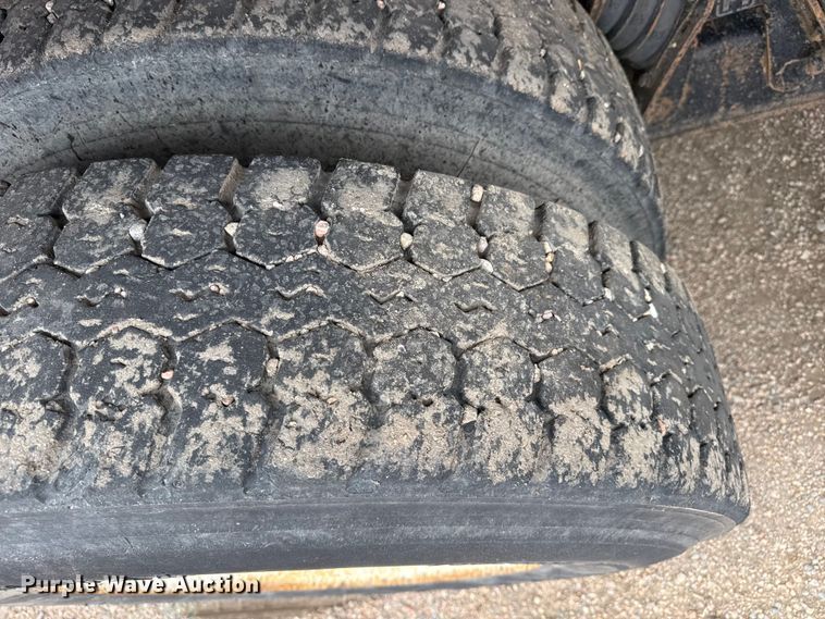 image for item DS6829 2002 International 2554 dump truck