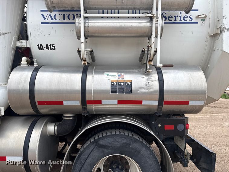 image for item DS6830 2007 Sterling L7500 sewer jetter truck
