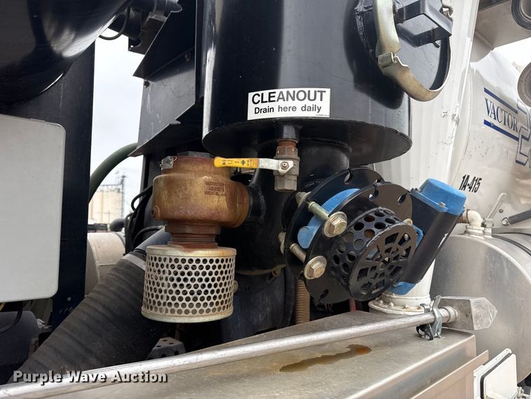 image for item DS6830 2007 Sterling L7500 sewer jetter truck