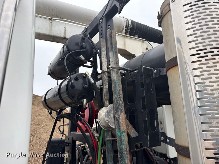 image for item DS6830 2007 Sterling L7500 sewer jetter truck