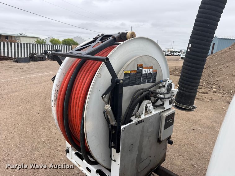 image for item DS6830 2007 Sterling L7500 sewer jetter truck