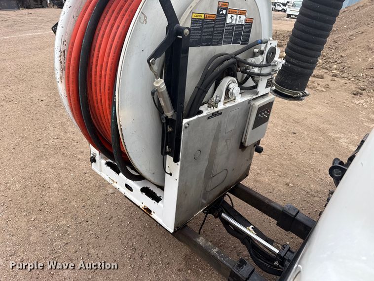 image for item DS6830 2007 Sterling L7500 sewer jetter truck
