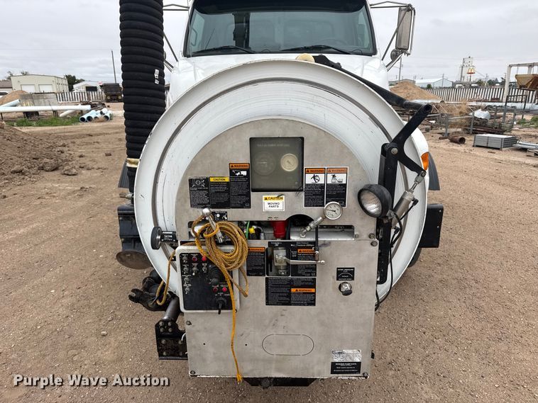 image for item DS6830 2007 Sterling L7500 sewer jetter truck