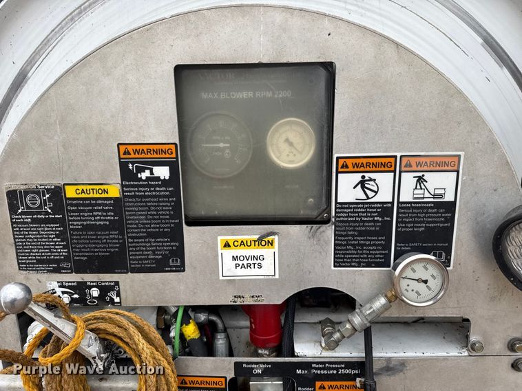 image for item DS6830 2007 Sterling L7500 sewer jetter truck