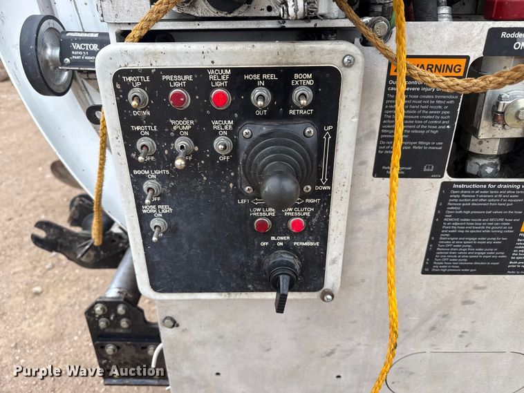 image for item DS6830 2007 Sterling L7500 sewer jetter truck