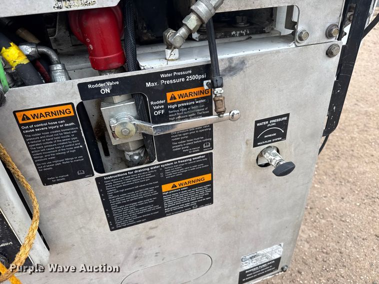 image for item DS6830 2007 Sterling L7500 sewer jetter truck