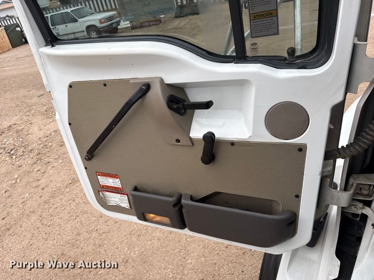 image for item DS6830 2007 Sterling L7500 sewer jetter truck
