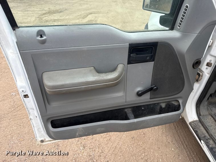 image for item DS6834 2007 Ford F150 Ext. Cab pickup truck