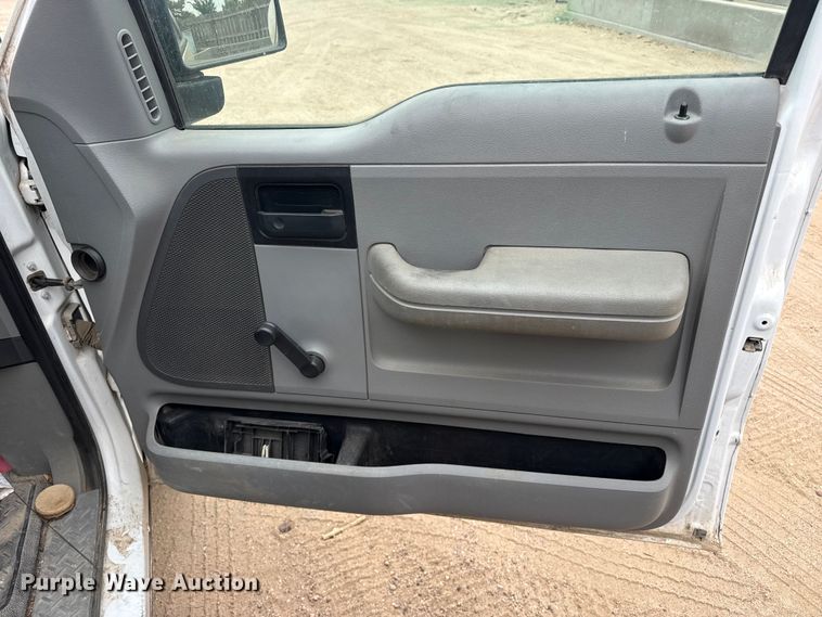 image for item DS6834 2007 Ford F150 Ext. Cab pickup truck