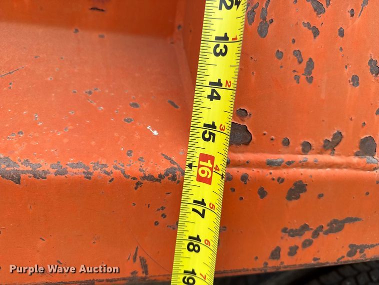 image for item DS6835 1991 Ford F450 Super Duty dump truck