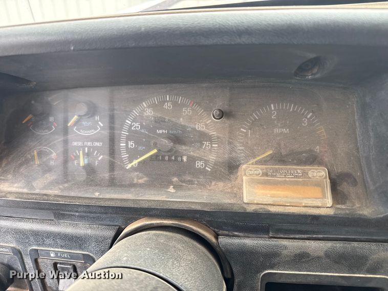 image for item DS6835 1991 Ford F450 Super Duty dump truck