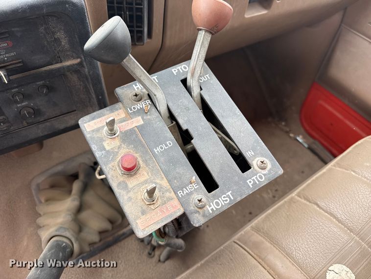 image for item DS6835 1991 Ford F450 Super Duty dump truck