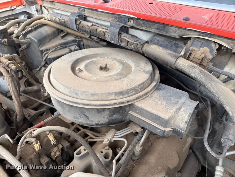 image for item DS6835 1991 Ford F450 Super Duty dump truck