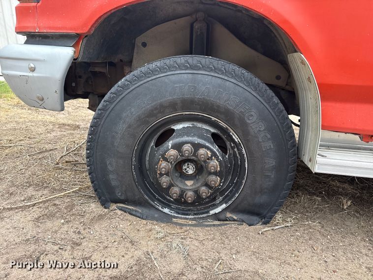 image for item DS6835 1991 Ford F450 Super Duty dump truck