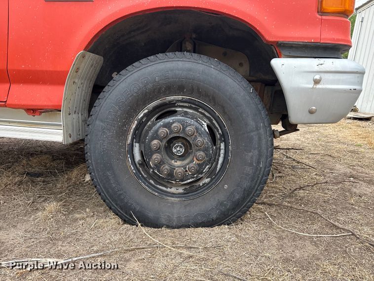 image for item DS6835 1991 Ford F450 Super Duty dump truck