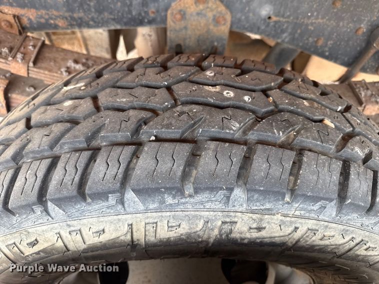 image for item DS6835 1991 Ford F450 Super Duty dump truck
