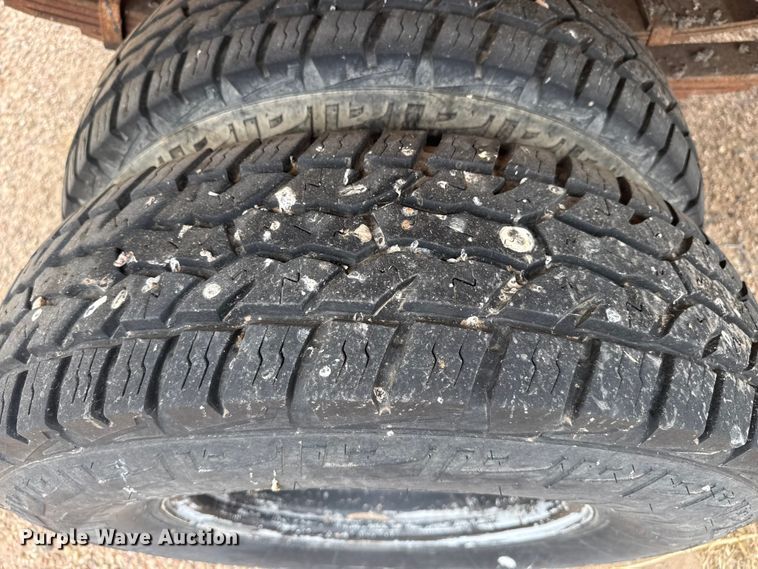 image for item DS6835 1991 Ford F450 Super Duty dump truck